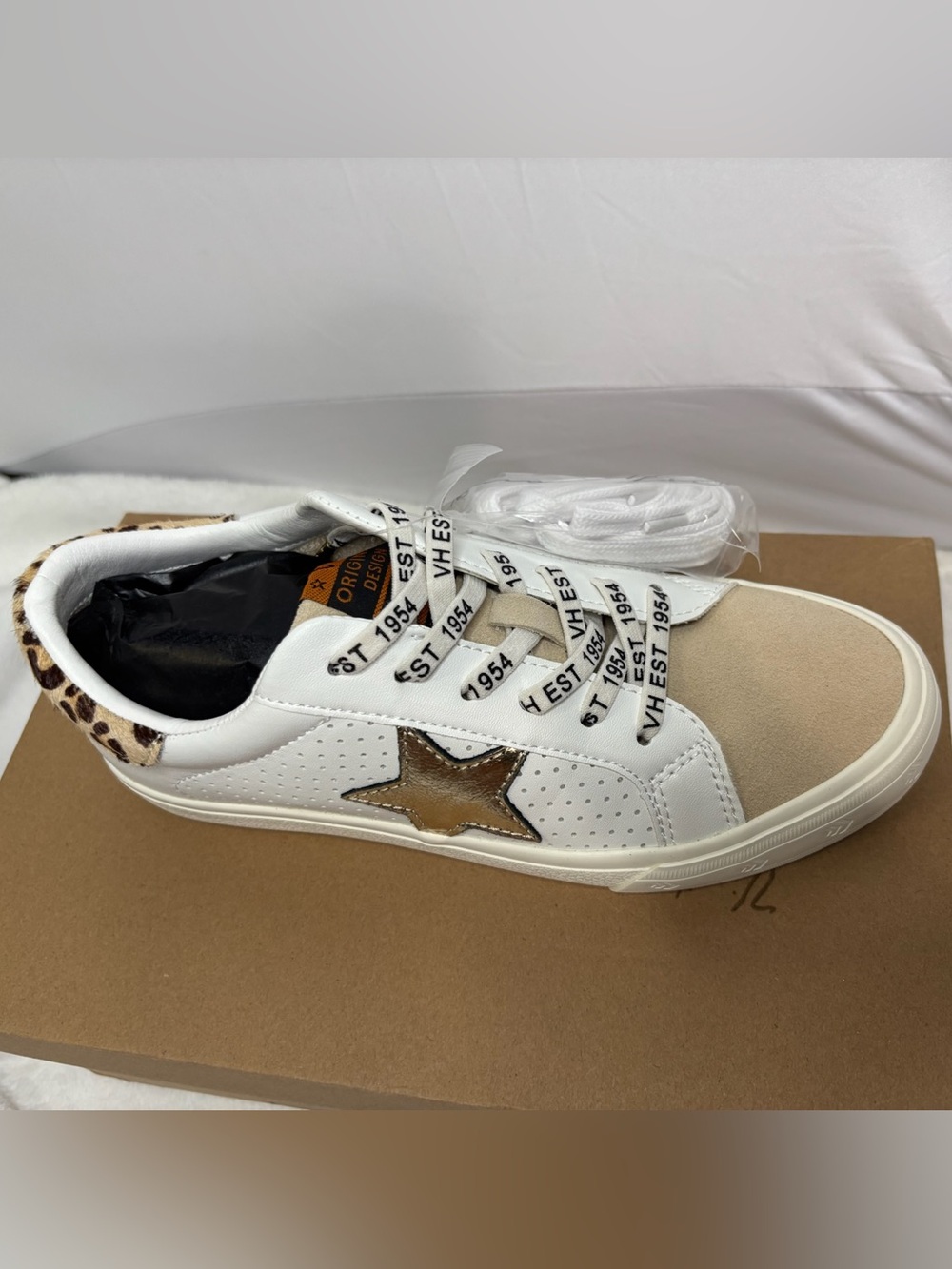 Vintage Havana White Sneaker with Bronze Star and Leopard Accent - Picture 2 of 3